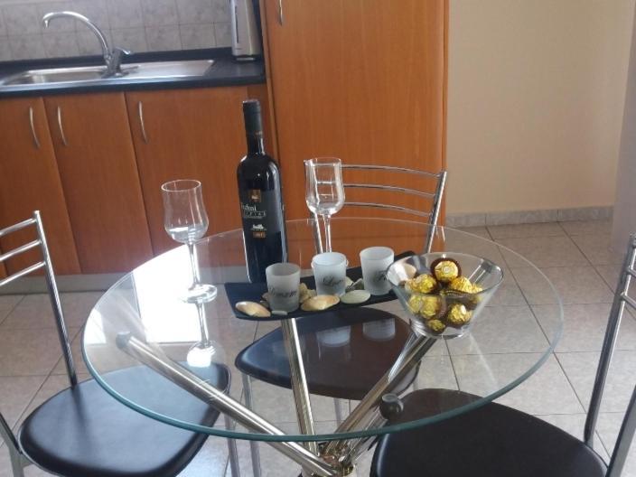 Elegant Apartment Near The Beach Néa Péramos Εξωτερικό φωτογραφία