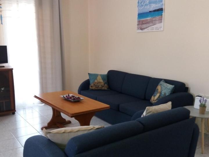 Elegant Apartment Near The Beach Néa Péramos Εξωτερικό φωτογραφία