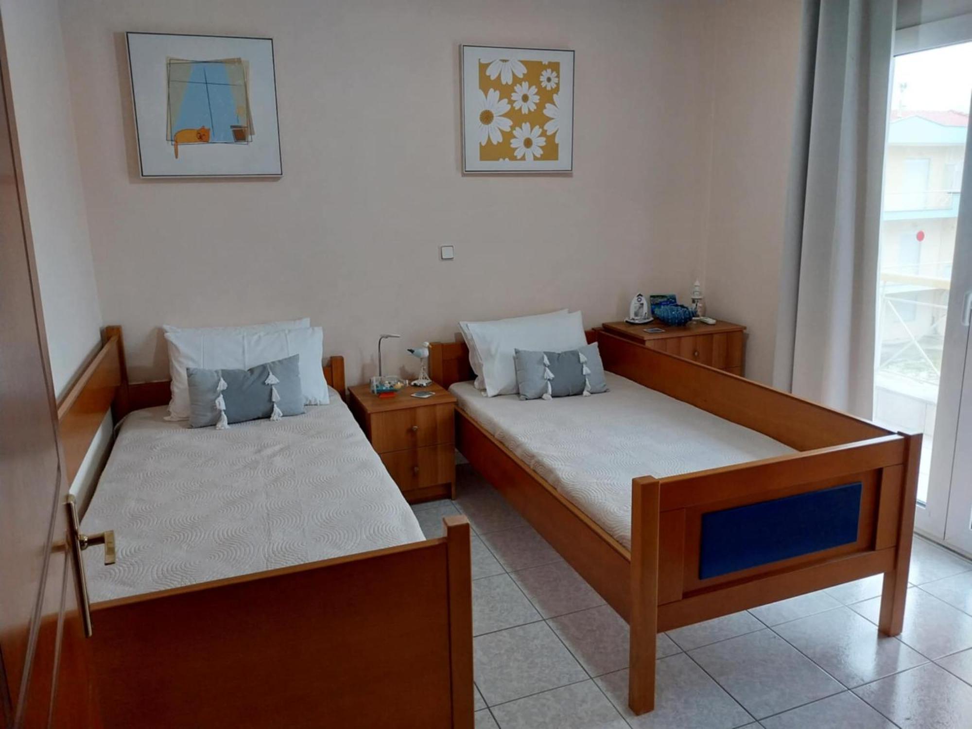 Elegant Apartment Near The Beach Néa Péramos Εξωτερικό φωτογραφία