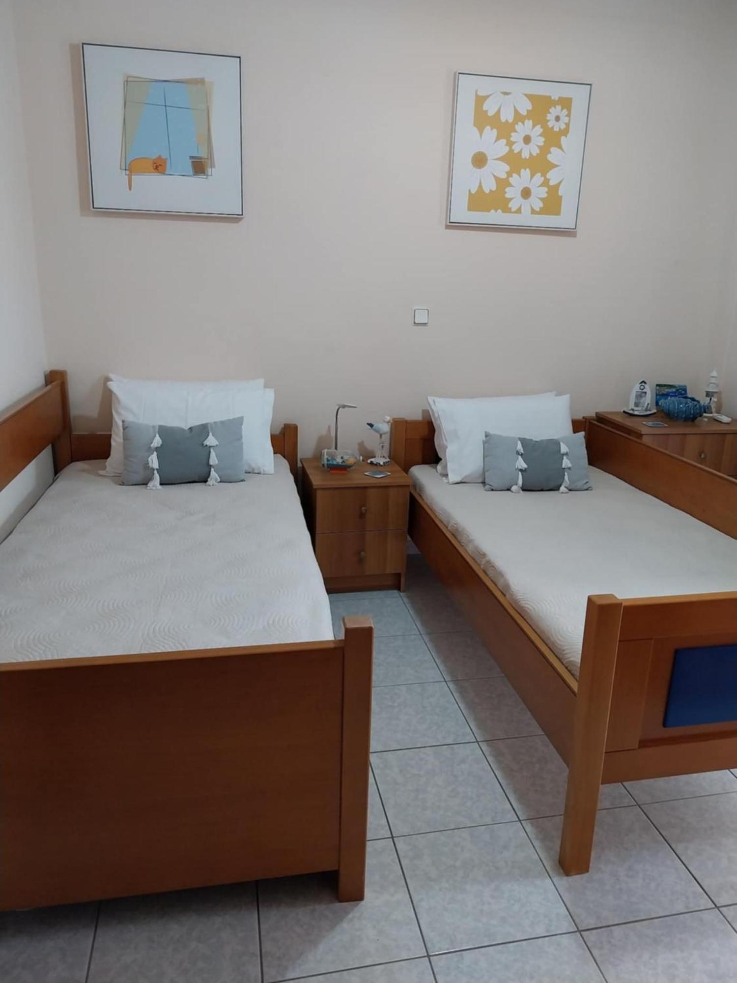 Elegant Apartment Near The Beach Néa Péramos Εξωτερικό φωτογραφία