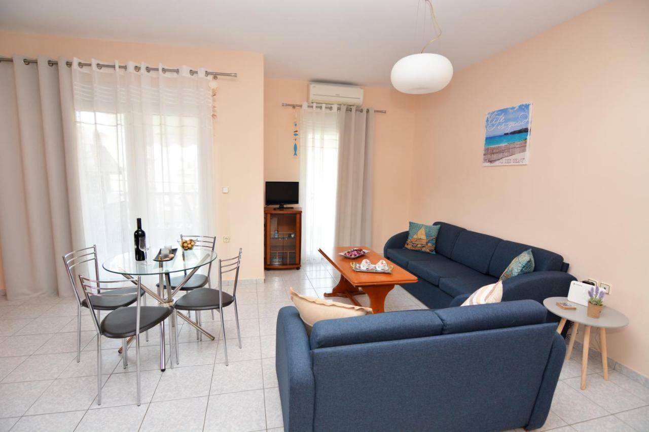 Elegant Apartment Near The Beach Néa Péramos Εξωτερικό φωτογραφία