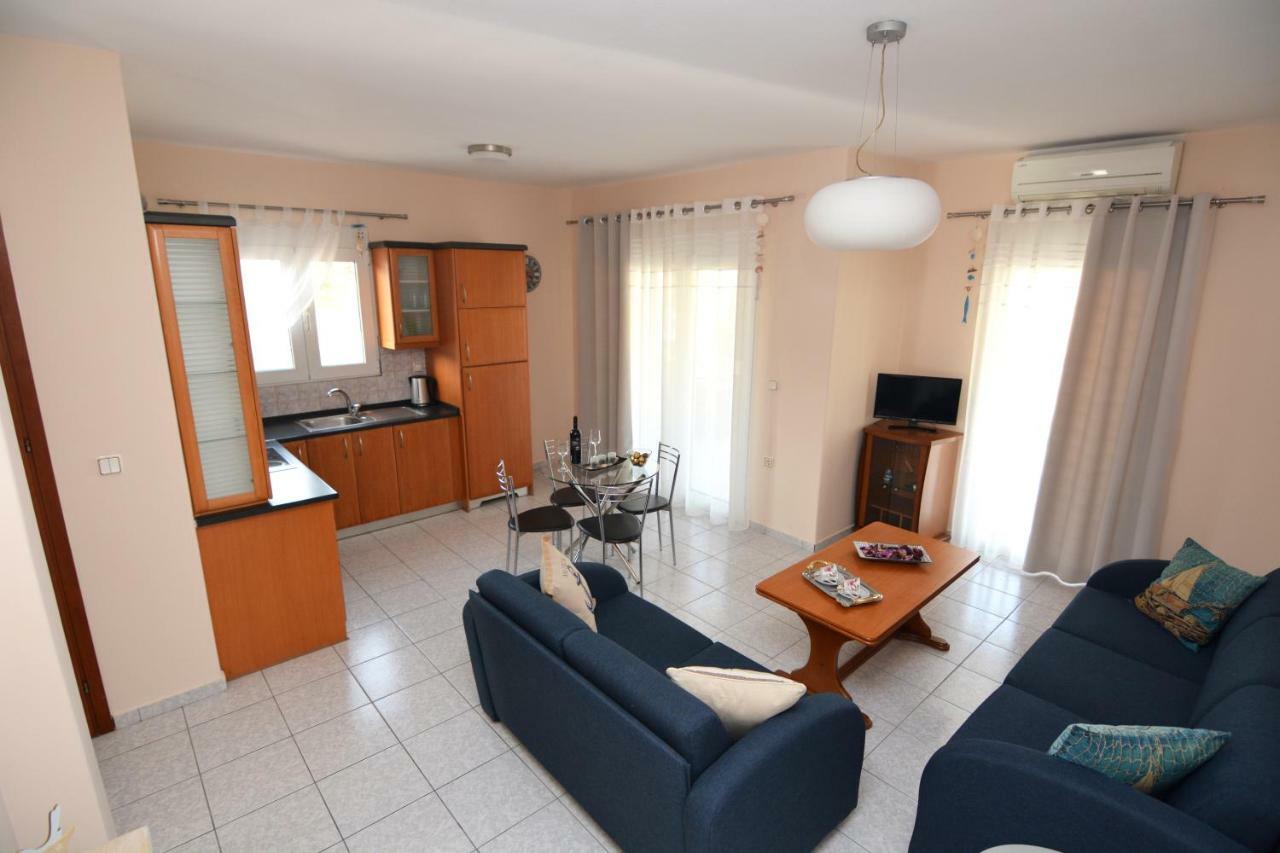 Elegant Apartment Near The Beach Néa Péramos Εξωτερικό φωτογραφία