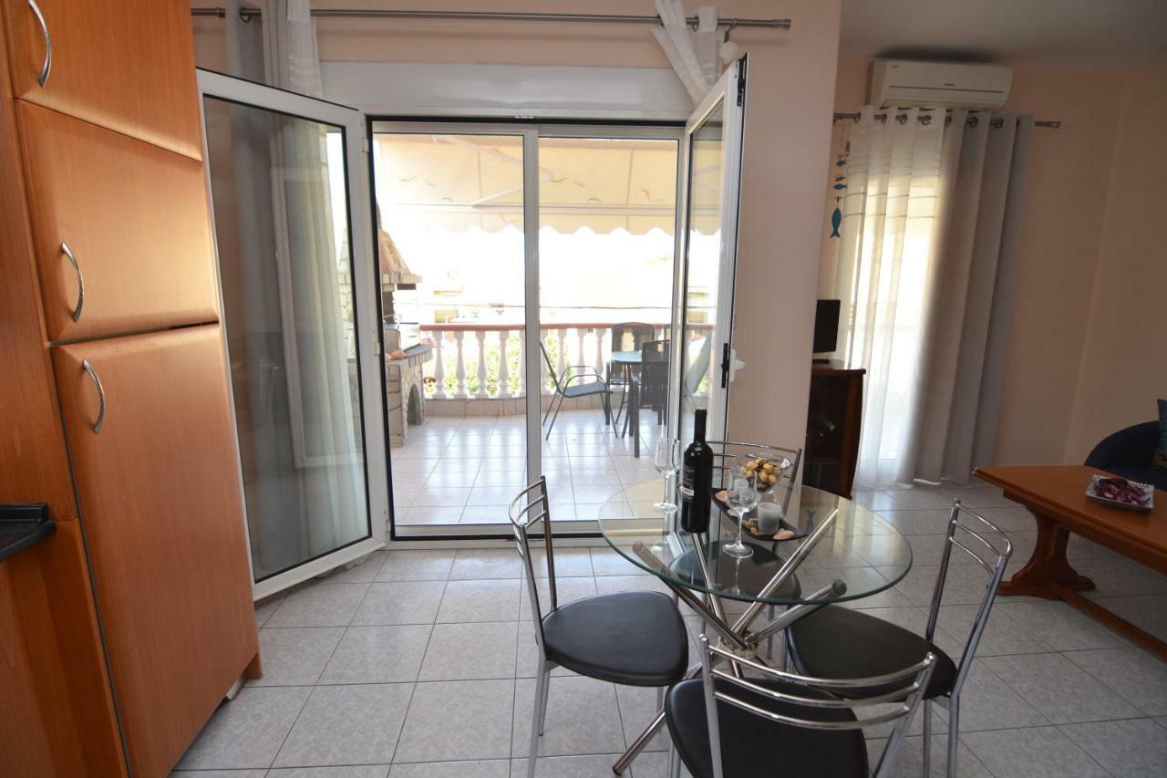 Elegant Apartment Near The Beach Néa Péramos Εξωτερικό φωτογραφία