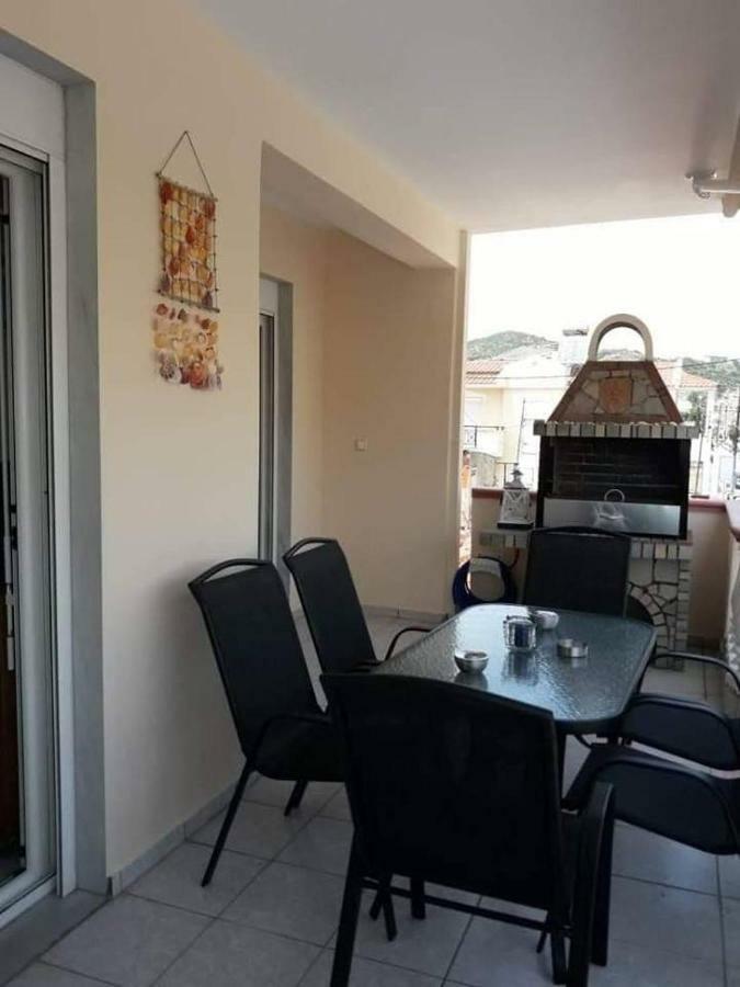 Elegant Apartment Near The Beach Néa Péramos Εξωτερικό φωτογραφία